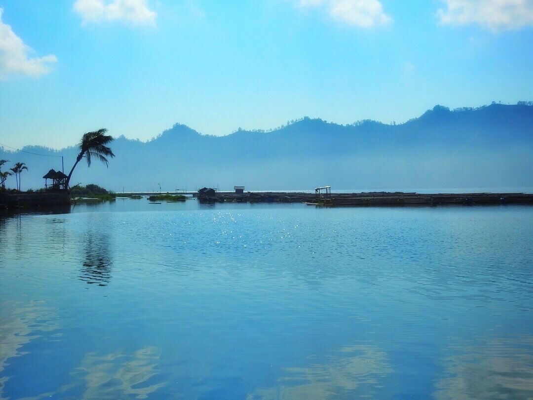 Stunning view of Batur lake, largest #lake in #bali. #mountbatur  #indonesia #lifeatexpedia #asia #blue #outdoor #trovember