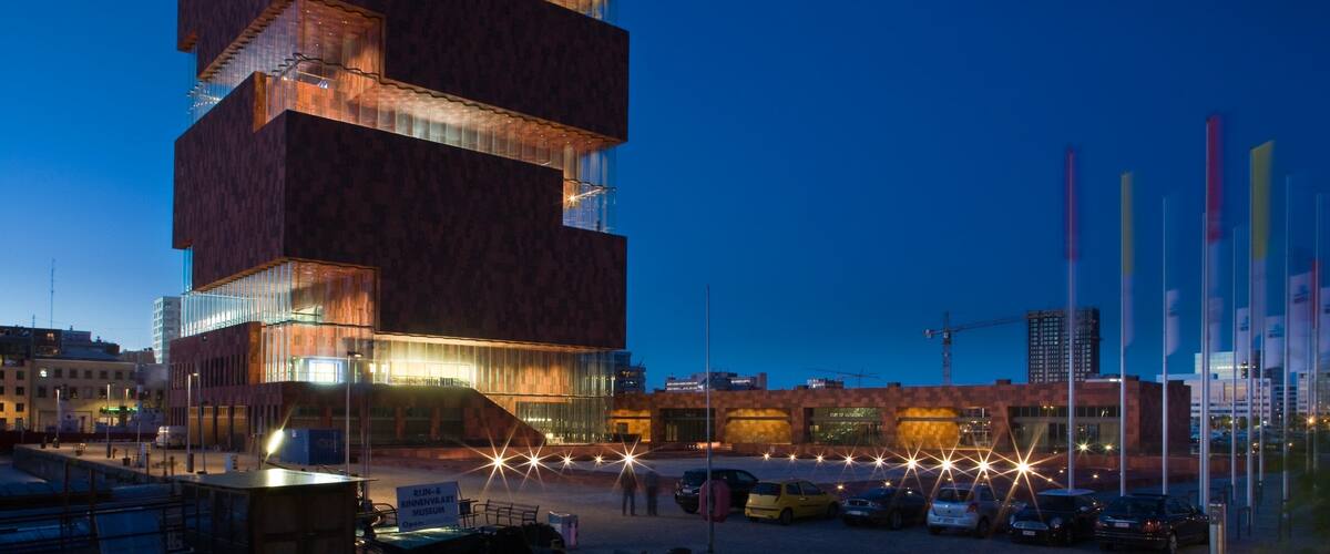 Museum Aan de Stroom showing modern architecture and night scenes