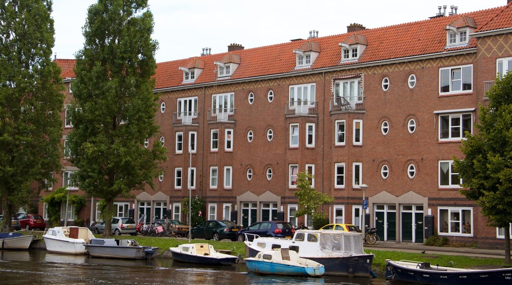 東南阿姆斯特丹 设有 划船 和 遺跡建築