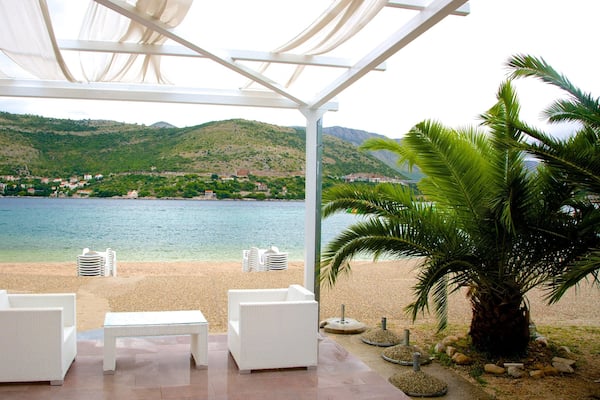 Plage de Copacabana montrant plage de sable