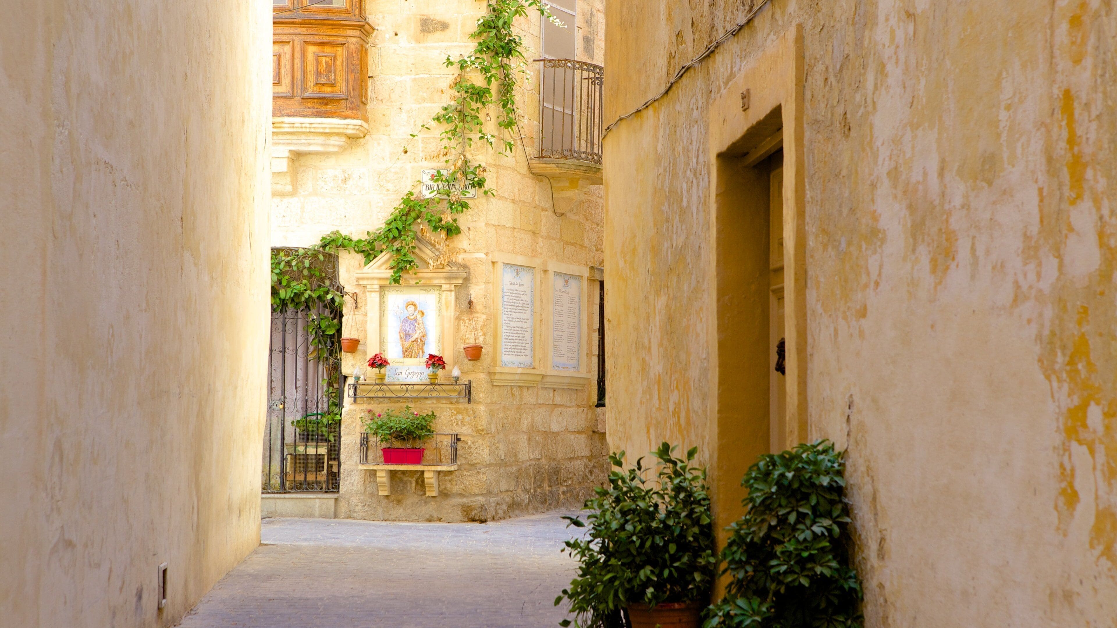 Rabat mostrando strade, architettura d\'epoca e casa