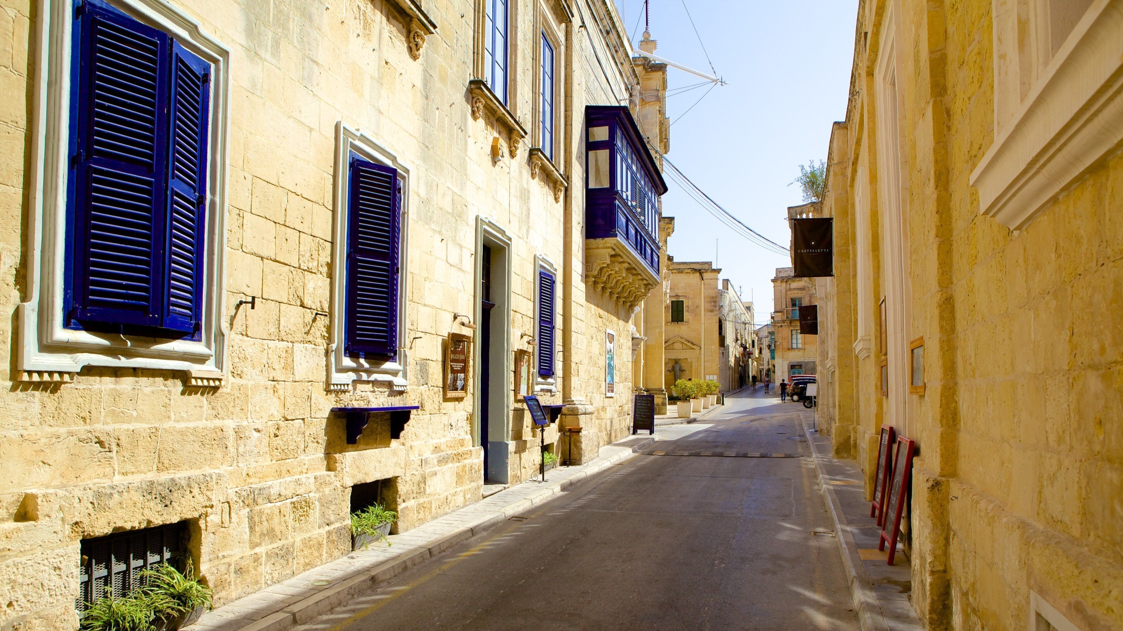 Rabat featuring street scenes, a house and heritage architecture