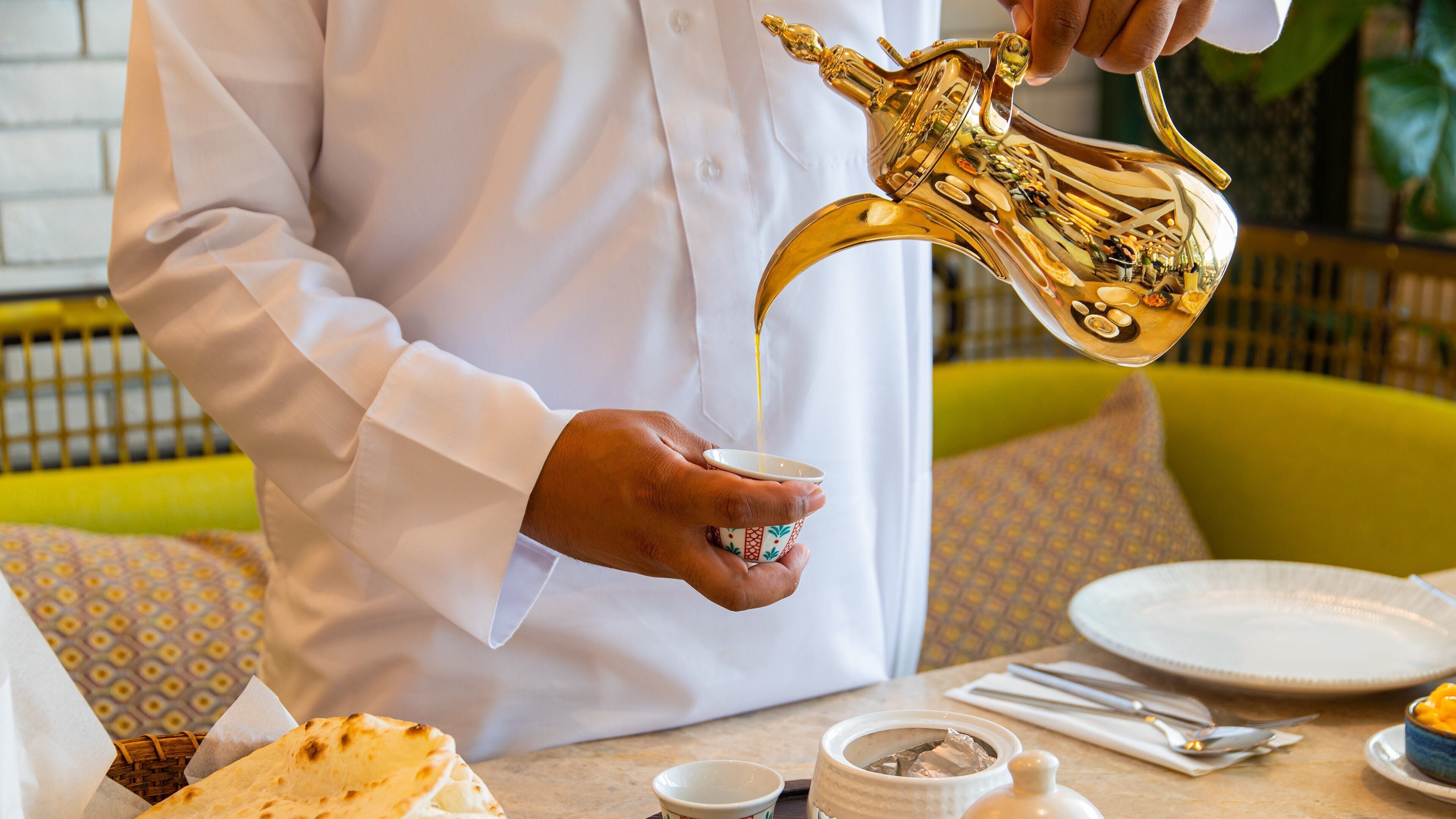 Muharraq featuring drinks or beverages