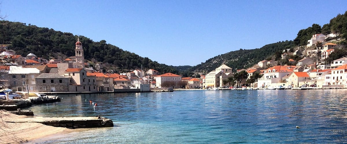 Takin a #roadtrip on the island of Brač and found this little gem called Milna 😍