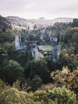 Beautiful view on the ruins of Montaigle.
#architecture #culture #belgium #travel #visit #castle #hiking #ardennes
Make sure you follow me on:
https://www.facebook.com/ShotByCanipel/
https://www.instagram.com/canipel/