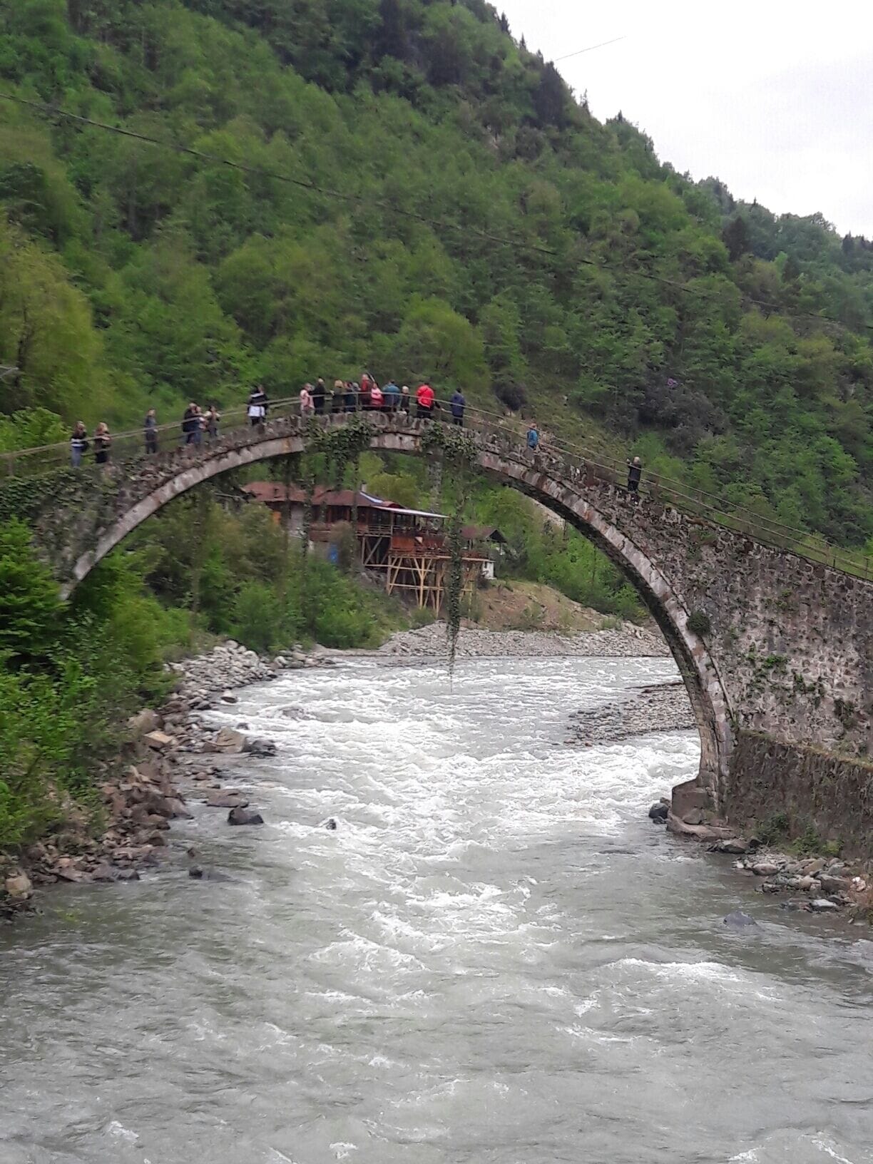 Çinçiva bridge 
Çamlıhemşin, Rize, Turkey 
#SpringFun 