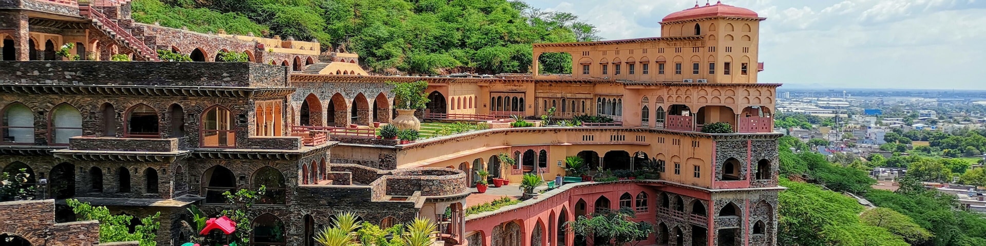 Another one from the Neemrana Fort. Located on the hill and known for its beautiful construction, this fort palace has been converted into a hotel. You get a nice view of the whole city from here. #Trovember #architechture #palace #fort #neemrana #incredibleindia