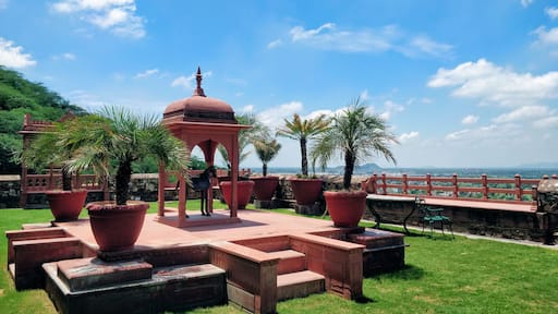 Located on the hill and known for its beautiful construction, this fort palace has been converted into a hotel. You get a nice view of the whole city from this terrace garden. #Trovember #architechture #palace #fort #neemrana #incredibleindia