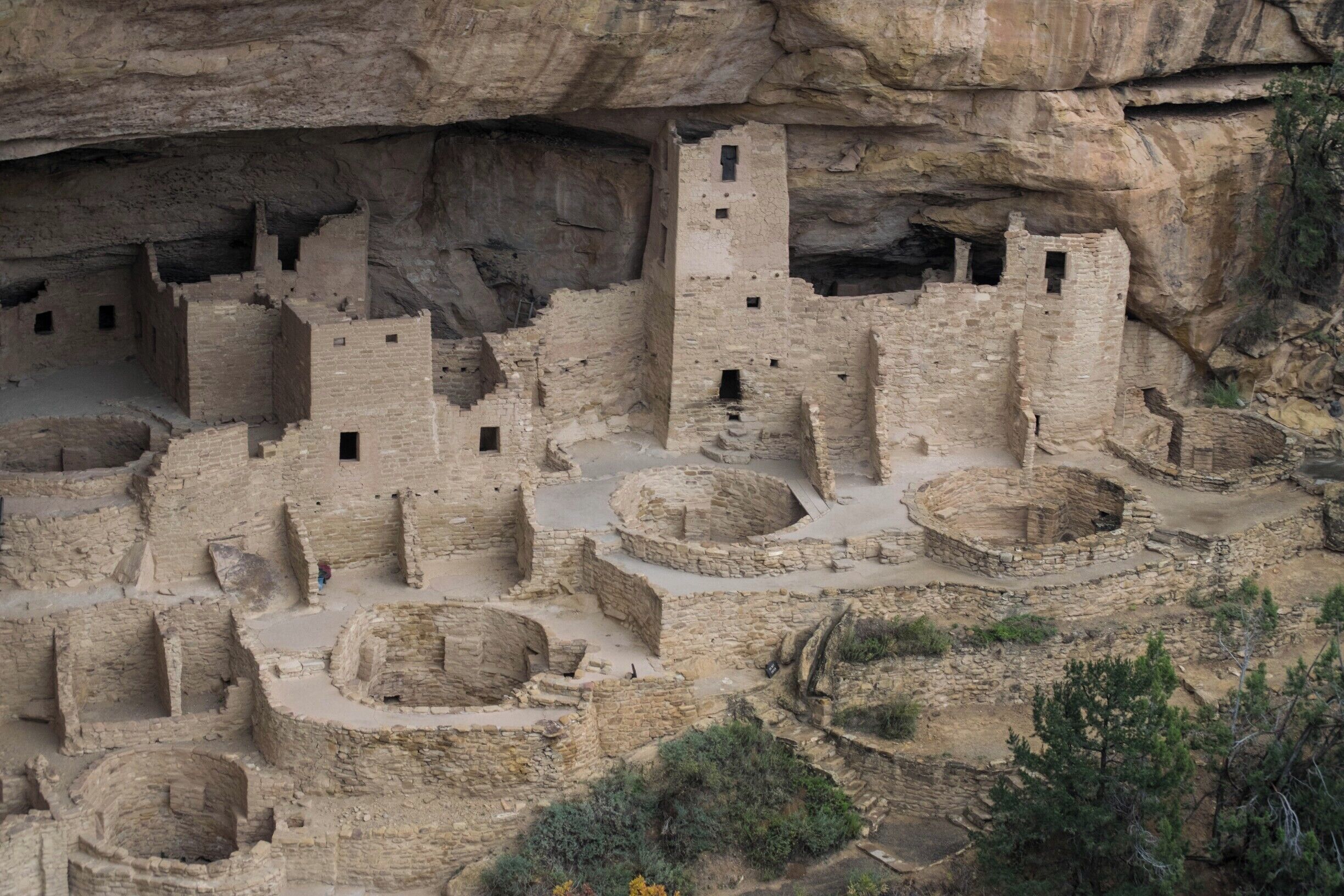 Cliff Palace at Mesa Verde National Park. Tours are available depending on time and season. October is an amazing time to visit (in my experience).
#NationalPark #MesaVerde #Colorado