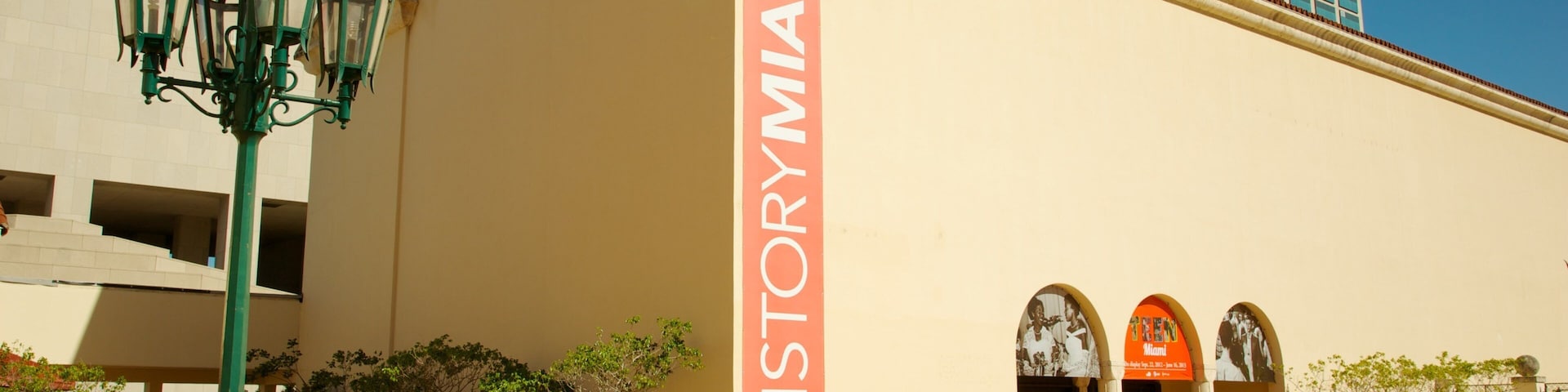 Perez Art Museum Miami featuring art and a city