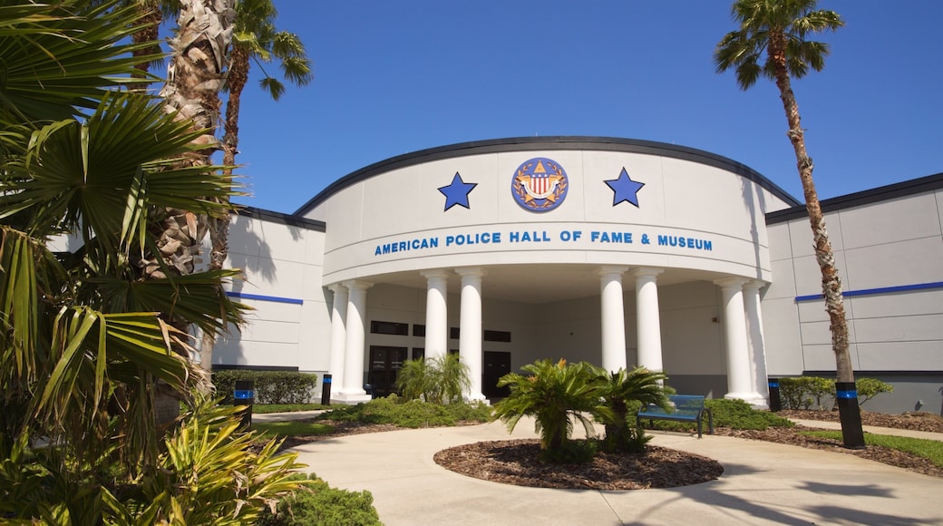American Police Hall of Fame and Museum showing signage