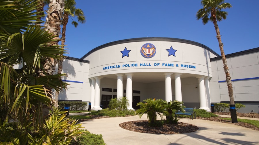 American Police Hall of Fame and Museum showing signage