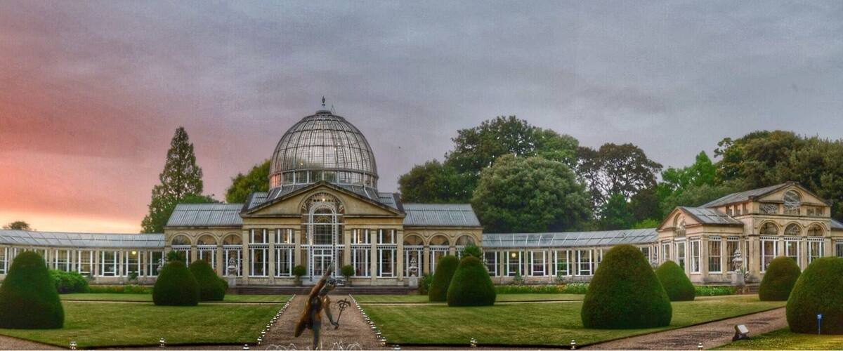 A house, gardens and orangery. A stylish wedding venue for limited dates during the year.
#Trovember