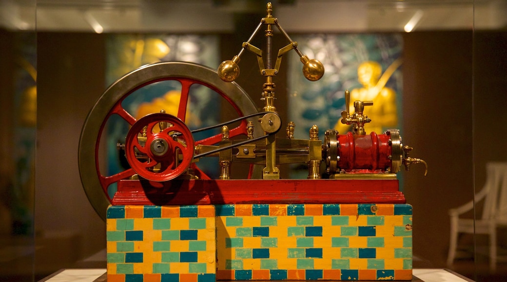 The Wolfsonian Museum featuring interior views