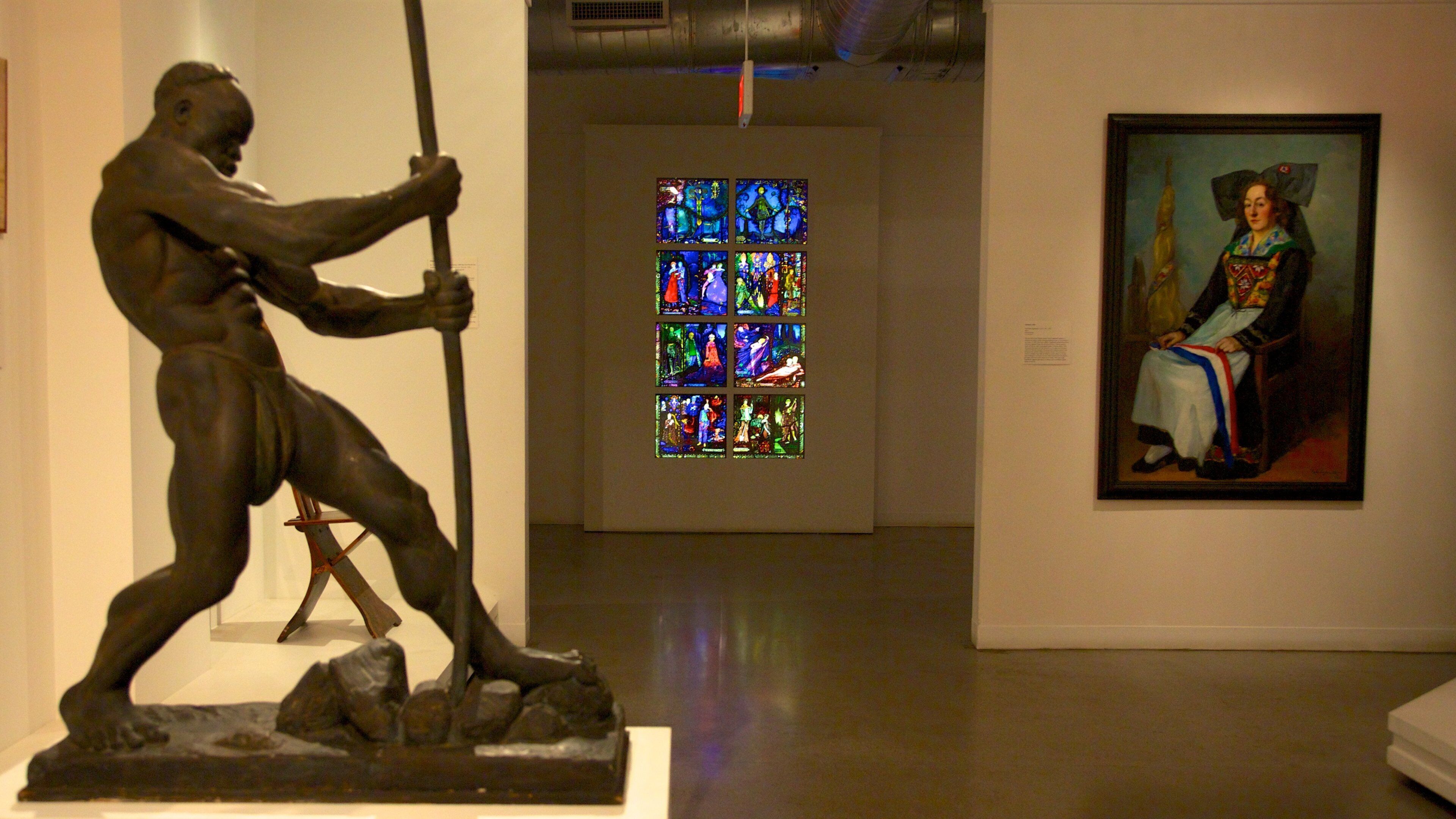 ウォルフソニアン ミュージアム どの含み 屋内の眺め, 像あるいは彫刻 と アート