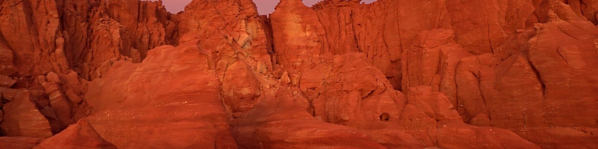 Cape Leveque is the northernmost tip of the Dampier Peninsula in the Kimberley region of Western Australia. Cape Leveque is 240 kilometres (150 mi) (via the Cape Leveque Road) north of Broome, and is remote with few facilities. Nevertheless, the Cape's sandy beaches and red cliffs are attracting an increasing number of visitors.
#sunset
#BeachBound