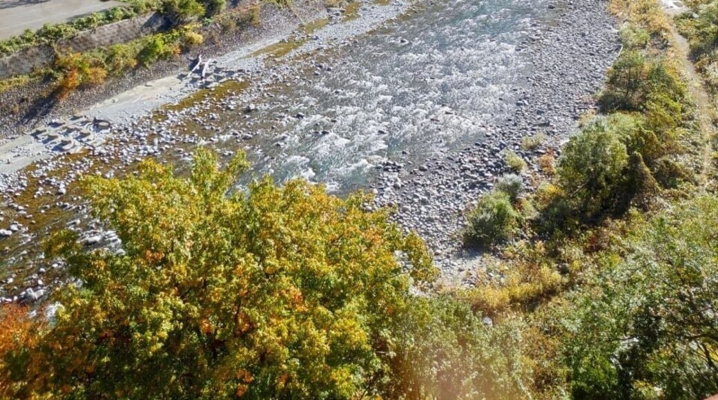 Near unazuki onsen, you find the train station to kurobe scenic train. It is a new golden route area of Japan thus not many tourists coming in yet. #lifeatexpediagroup #kurobe #japan #scenicroute #trovember