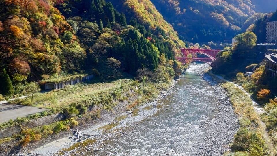 Near unazuki onsen, you find the train station to kurobe scenic train. It is a new golden route area of Japan thus not many tourists coming in yet. #lifeatexpediagroup #kurobe #japan #scenicroute #trovember