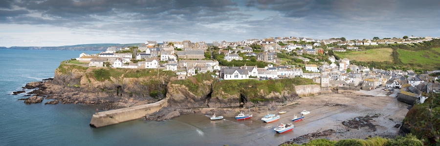Panoramic view of the picturesque fishing village Port Isaac in northern Cornwall.