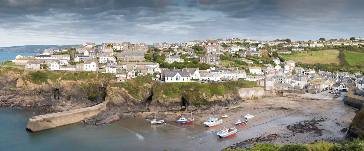 Panoramic view of the picturesque fishing village Port Isaac in northern Cornwall.