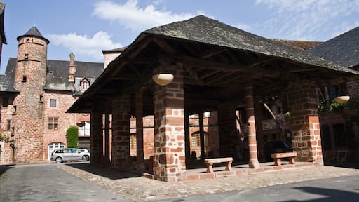 Meyssac (19) - Place des halles