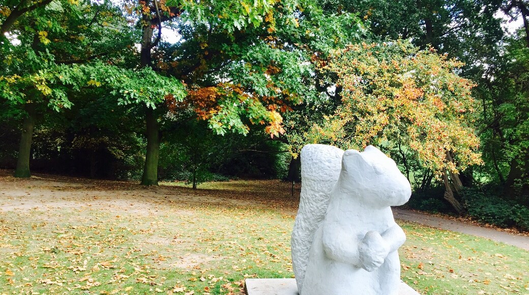 A statue for the animal of English parks