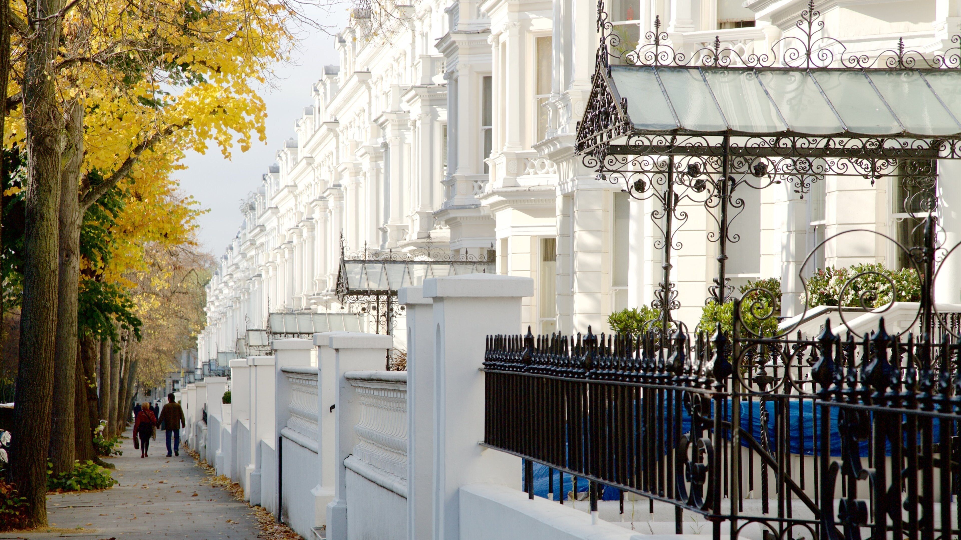 Holland Park District which includes heritage architecture, street scenes and autumn colours