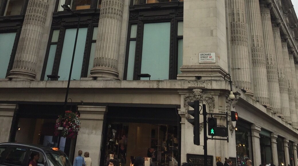 Luxury shopping in London, so go Selfridges