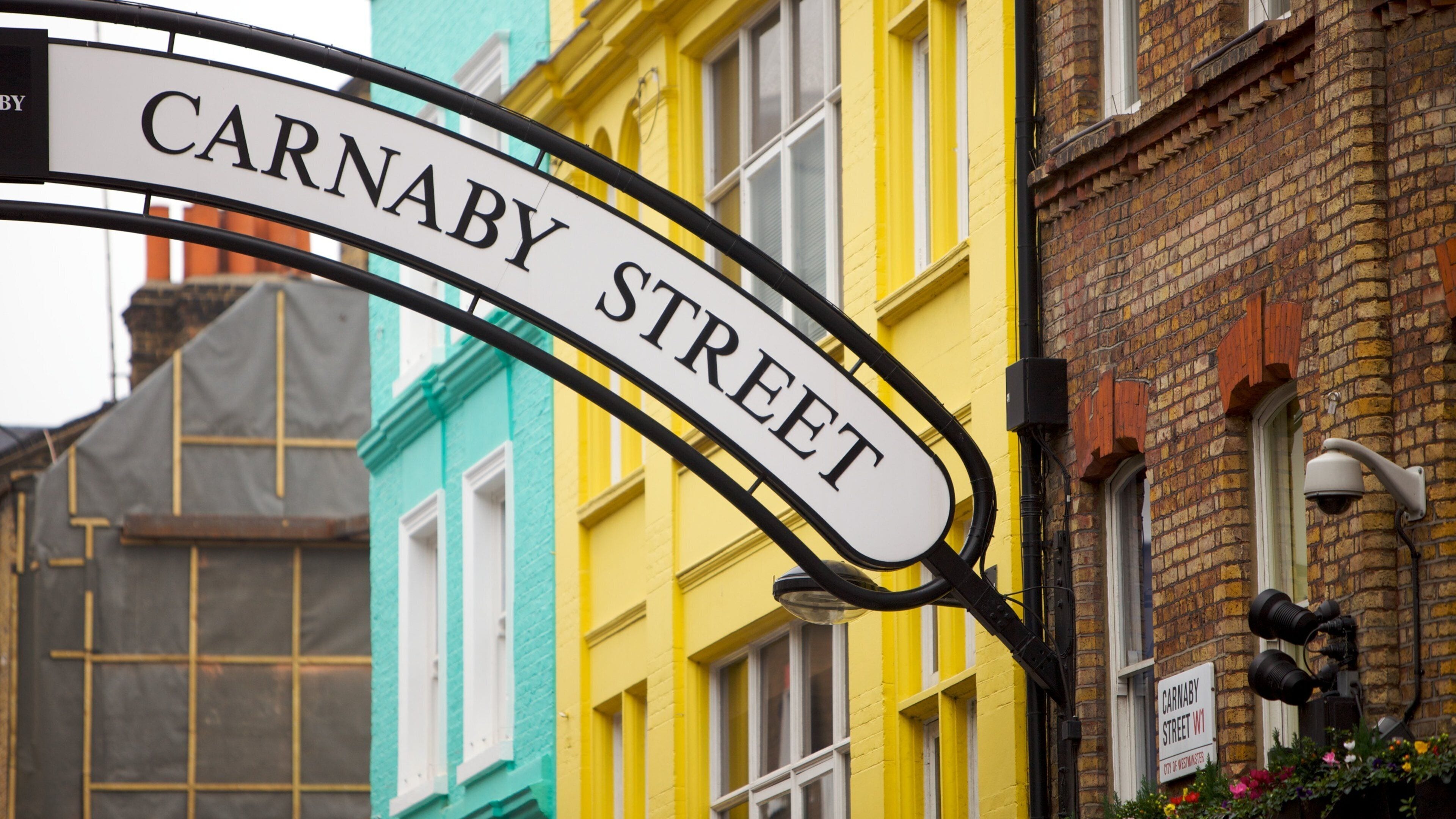 Placa de rua da Carnaby Street.