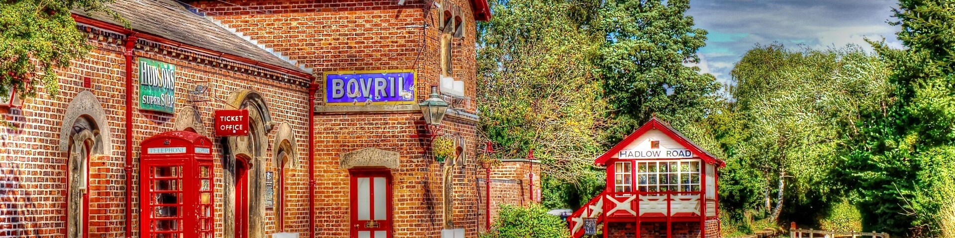 Hadlow Road railway station Wikidata has entry Q5638012 with data related to this item.