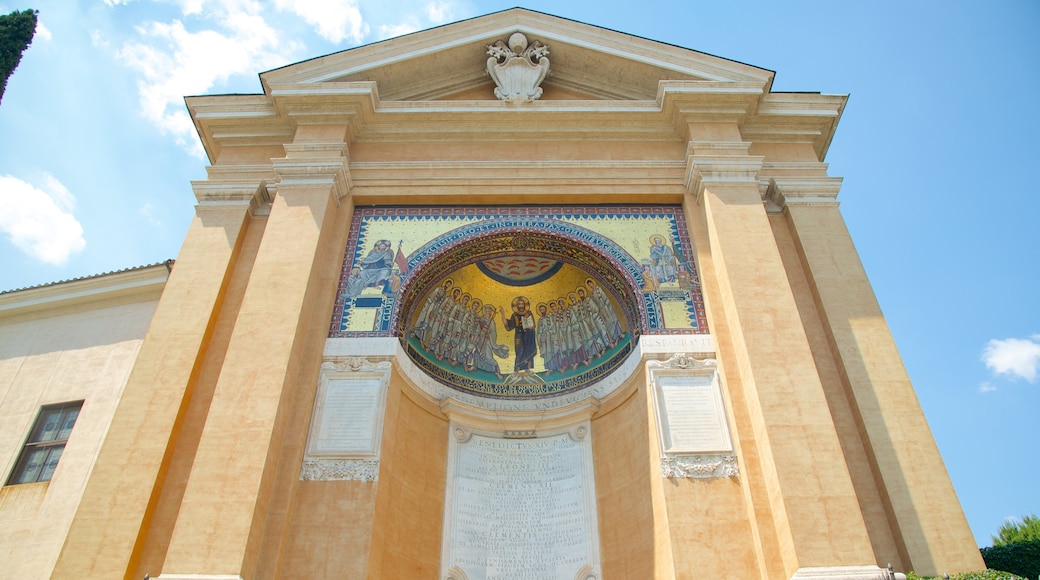 San Giovanni which includes heritage elements, religious elements and heritage architecture