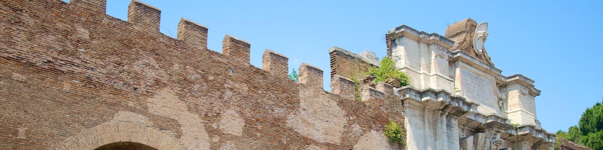 San Giovanni showing heritage architecture, a castle and heritage elements