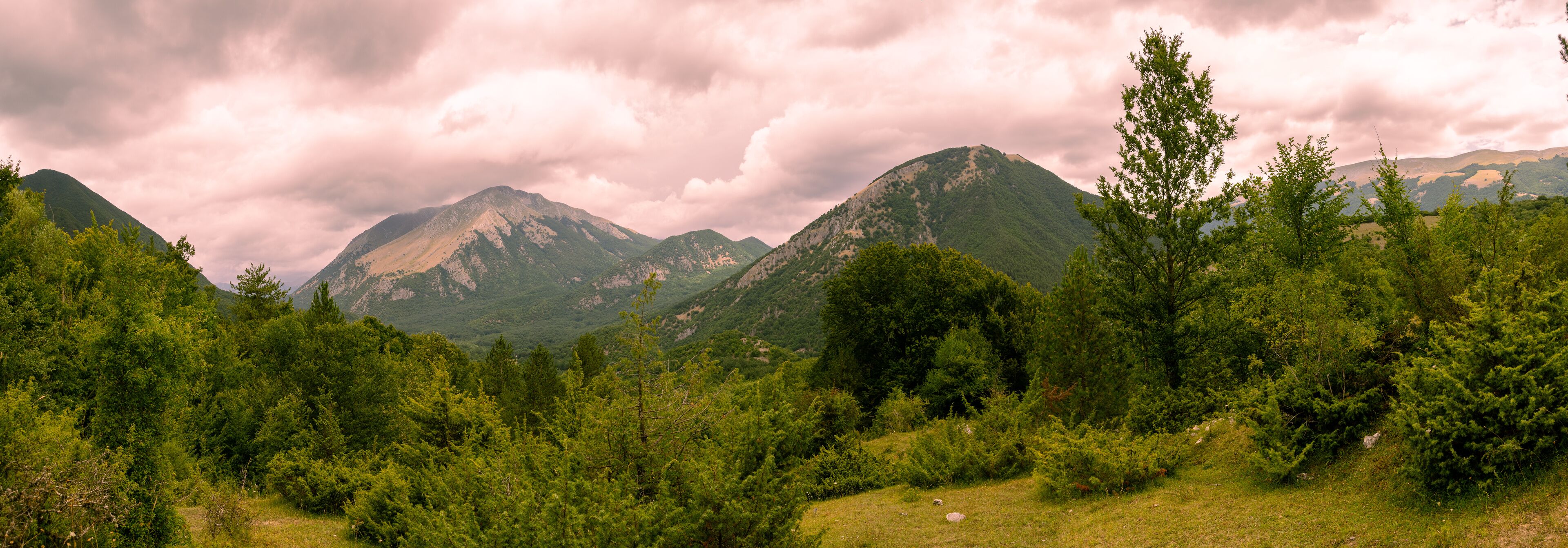 Italy Abruzzo Villetta Barrea hiking along the Camosciara trail panoramic view