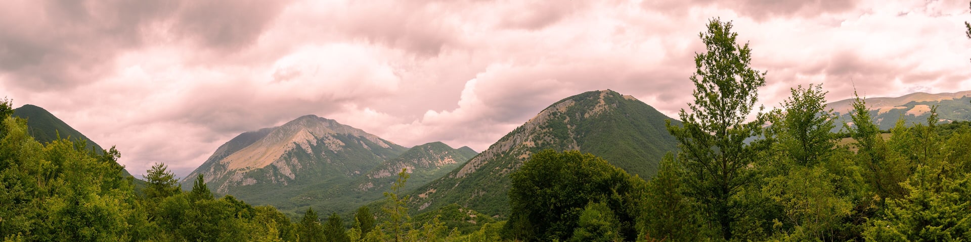 Italy Abruzzo Villetta Barrea hiking along the Camosciara trail panoramic view