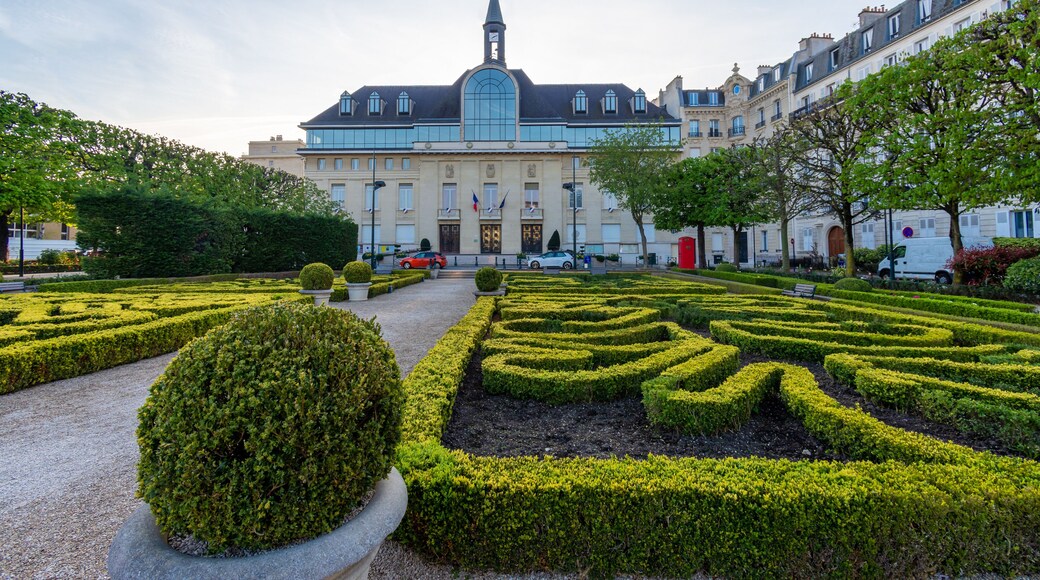 Vue extérieure de l'hôtel de ville de Saint-Mandé, France. Saint-Mandé est une commune située dans le département du Val-de-Marne en région Île-de-France, à l'est de Paris