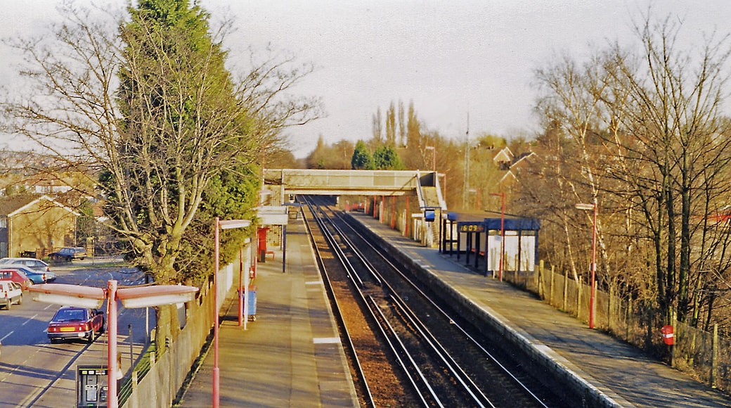 Longfield station, 1995. View eastward, towards Chatham, Faversham and Ramsgate/Dover: ex-SE&CR Victoria - Chatham - Kent Coast main line. The station was named 'Fawkham' until 12/6/61