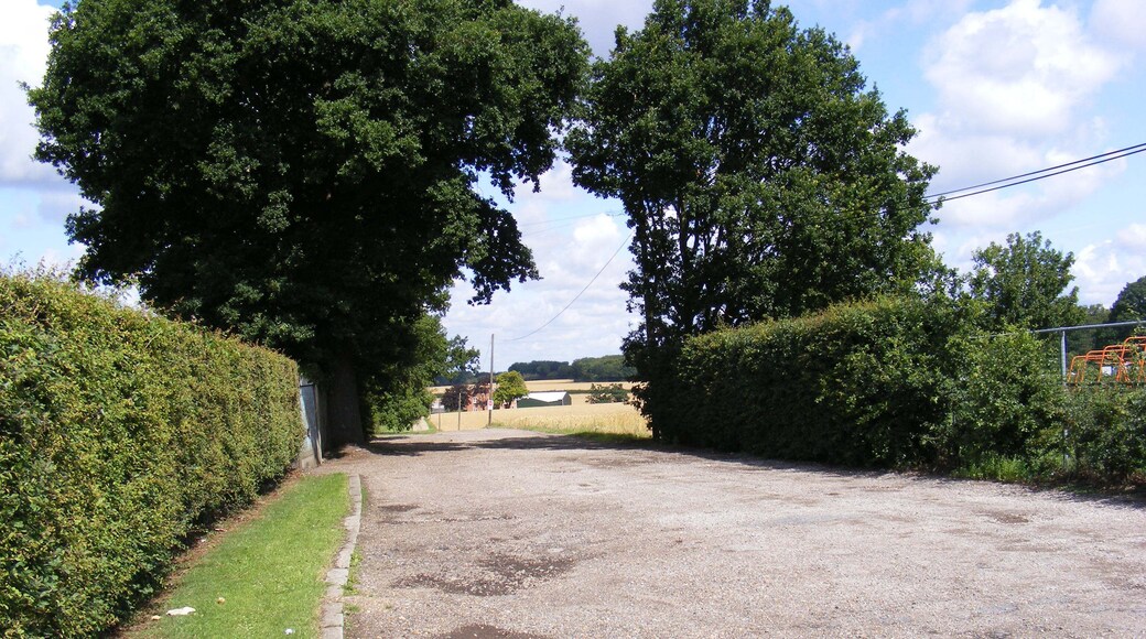 The entrance to Warrengate Farm