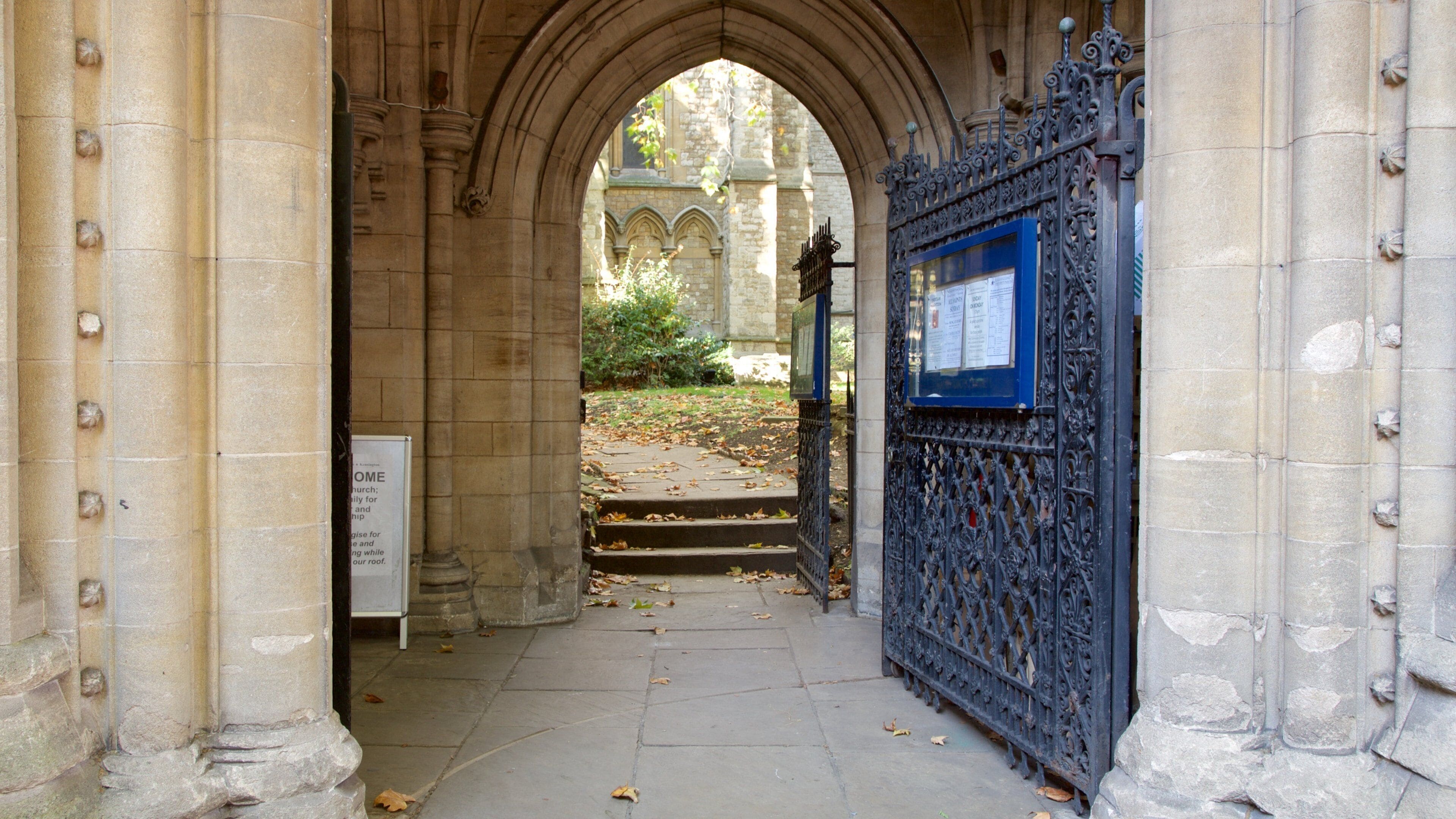Kensington High Street featuring heritage architecture
