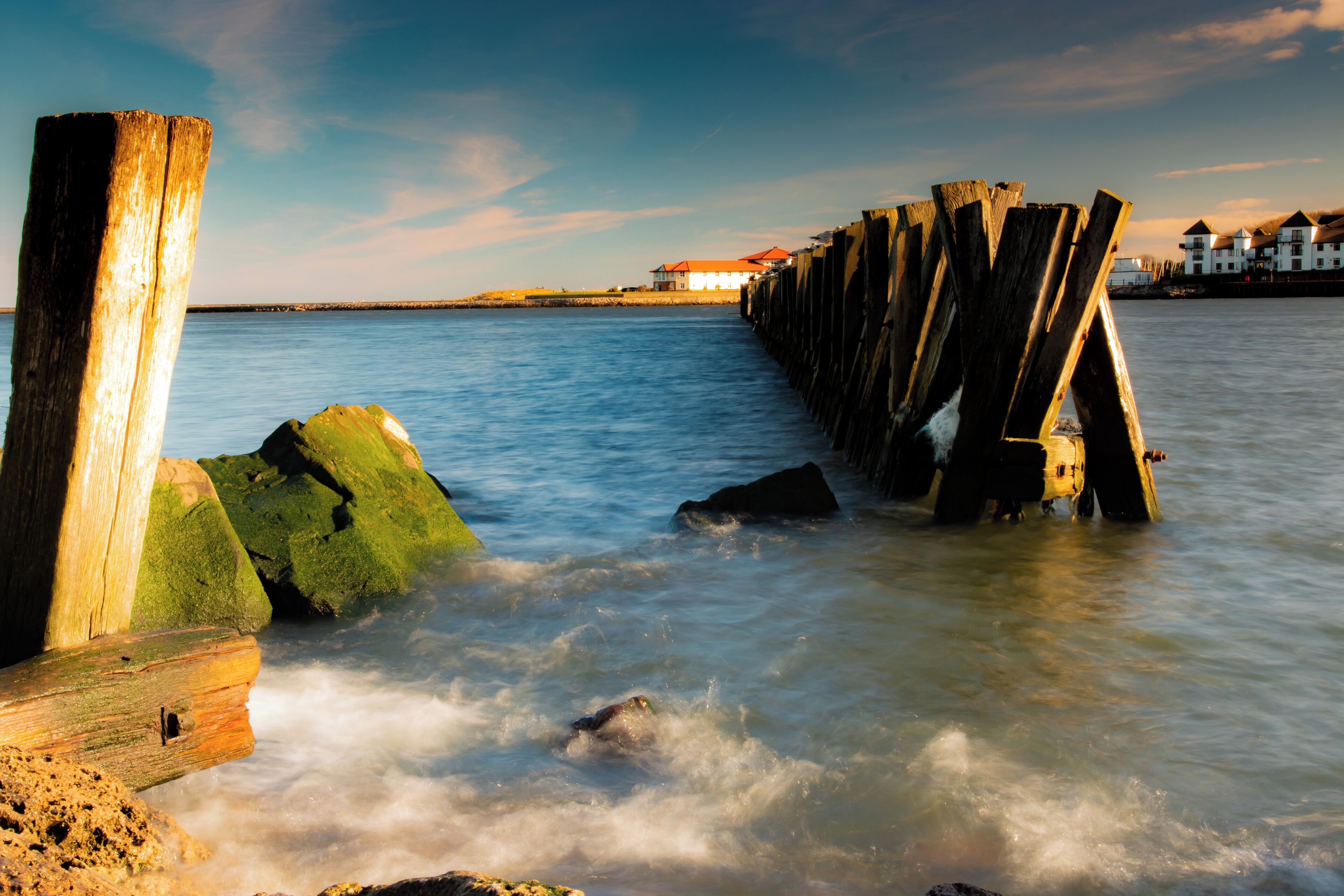 Lovely sunny afternoon after a wet and windy morning, so had to get out and play with camera. 