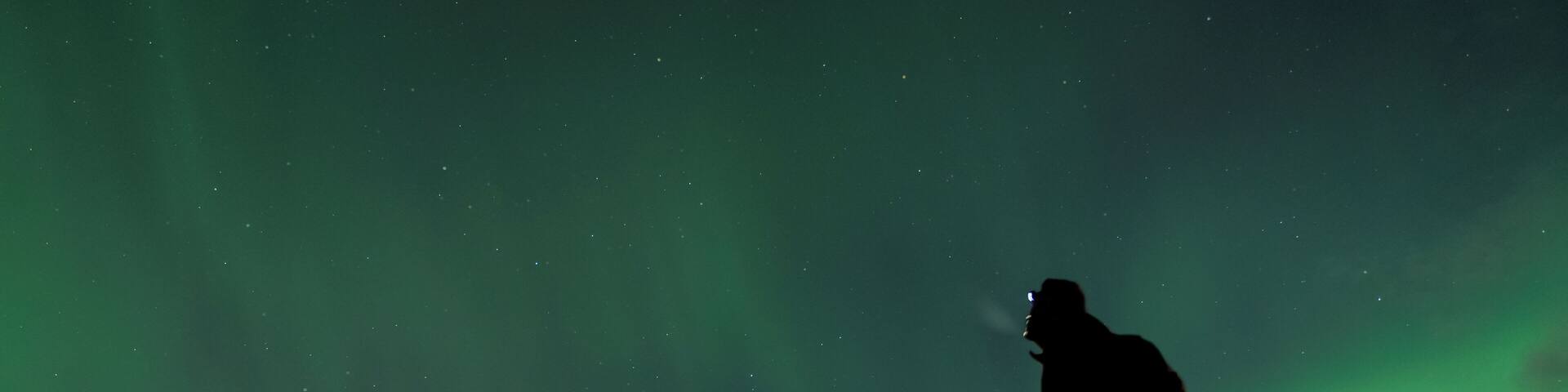 Seeing Aurora Borealis should be on everyones #bucketlist, it is one of the craziest phenomena I have ever witnessed. Visiting Iceland you have a window of time to see the #northernlights dance across the sky, out of our 10 day trip we were lucky enough to see them in their full glory on the last night. This campsite was a great place to stay and explore the nearby areas while watching the lights. #lifeatexpediagroup