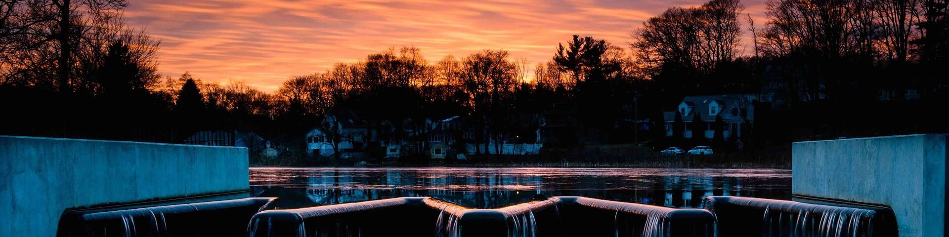 Sunset over Shepard’s Pond falls.
#sunset #waterfalls #cantonmass #longexposure #bvs100k