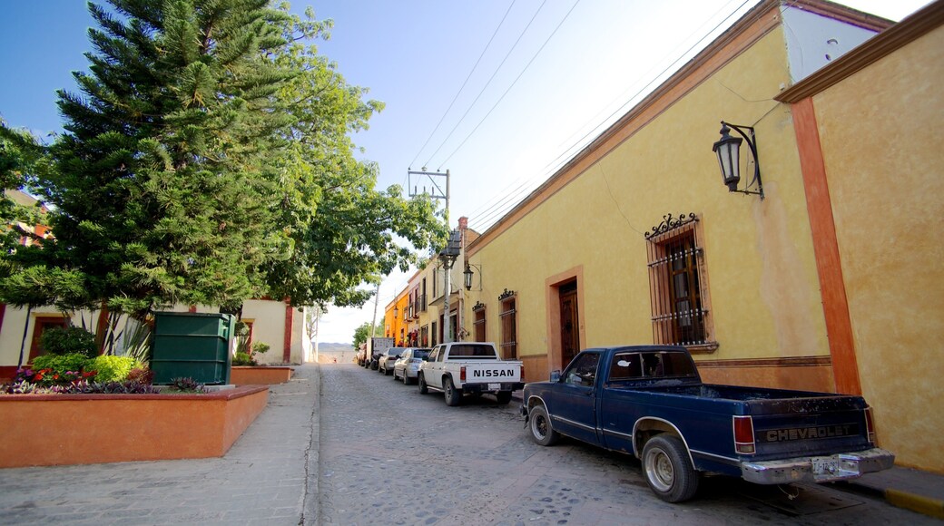 周本塞拉 呈现出 街道景色 和 小鎮或村莊
