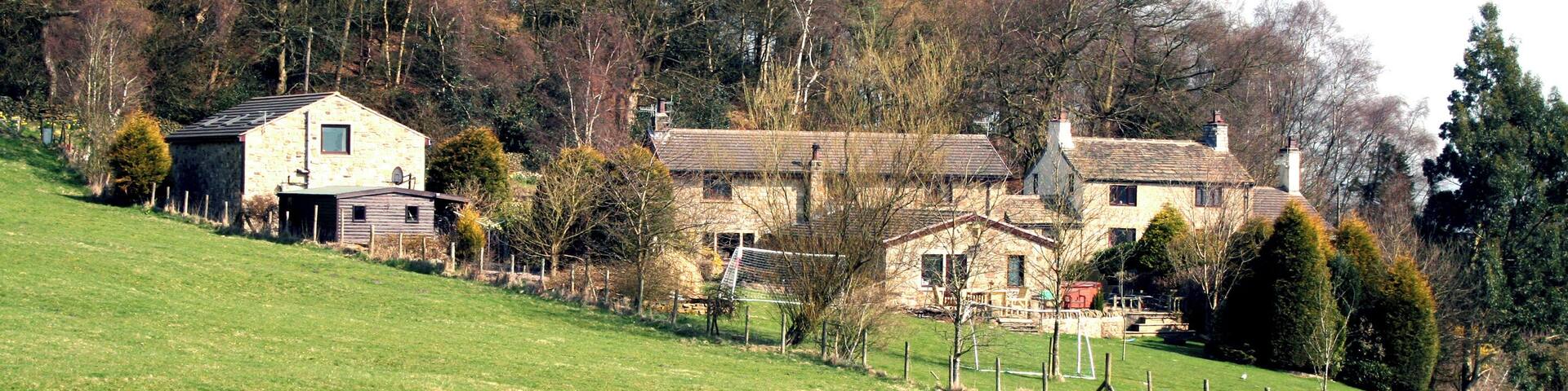 Foulridge, Lancashire: Cragg Nook, near to Foulridge, Lancashire, Great Britain. Seen from the footpath leading to Barnoldswick.