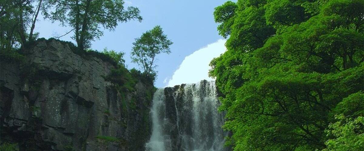 Beautiful waterfall. Largest single drop in England