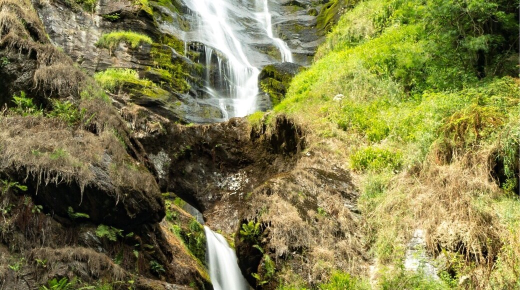 Pistyll Rhaeadr - it is counted as one of the seven wonders of Wales đŽó §ó ąó ·ó Źó łó ż easy to find but can be fairly busy around peak summer times. Itâs a must for anybodyâs to do list and is in my opinion an area of outstanding beauty.