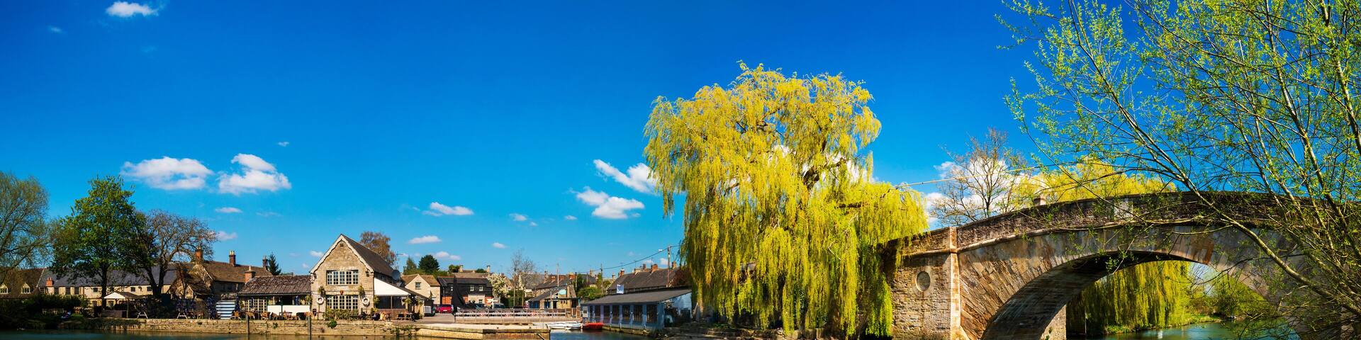 Halfpenny Bridge over the River Thames at Lechlade