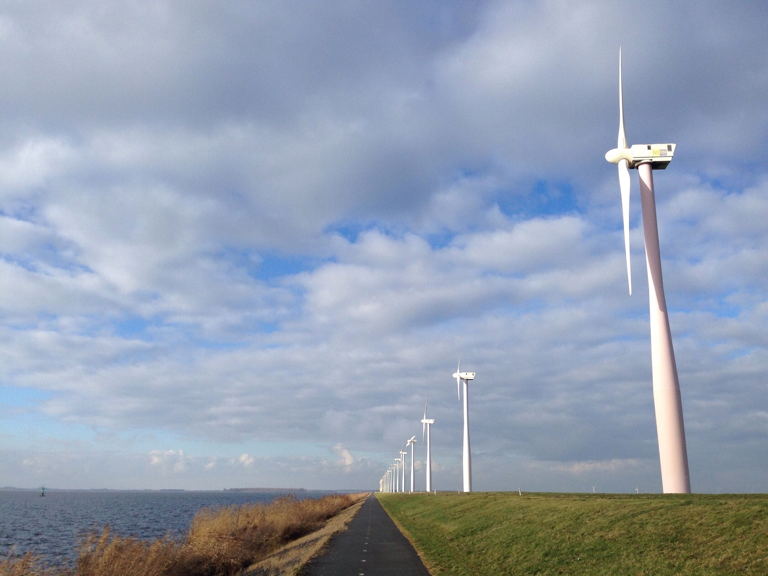 Ecotourism 2.0: 19 windmills in a row, working hard for some 8000 households. 