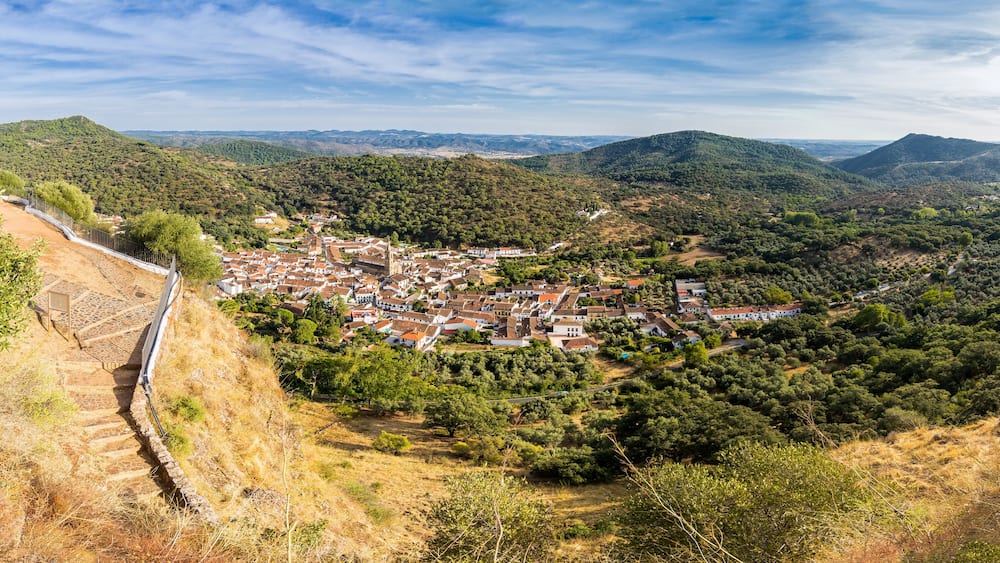 Pomnik Arias Montano znajduje się w miejscowości Alajar, Huelva, Hiszpania