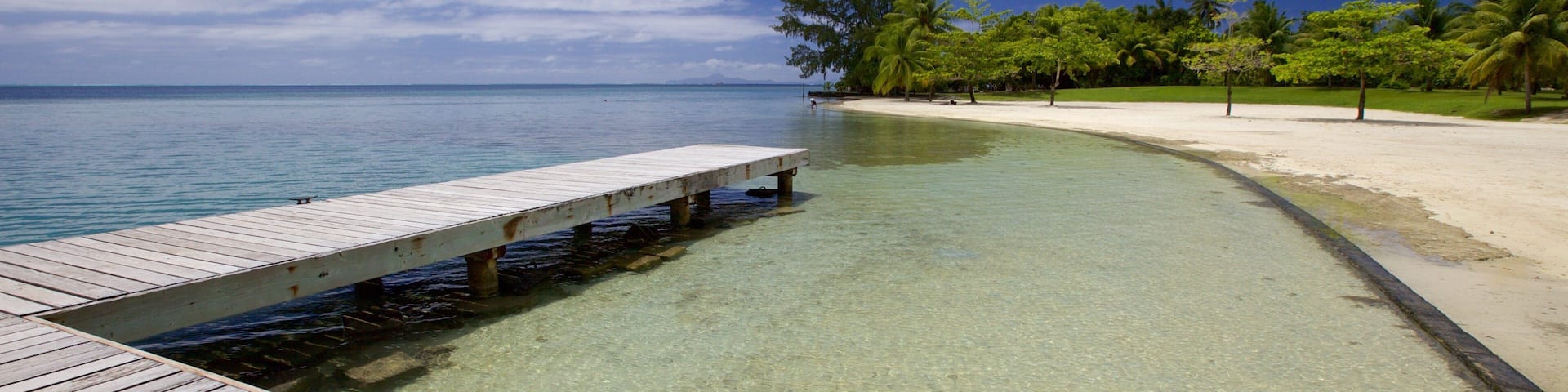 Opoa showing landscape views and general coastal views