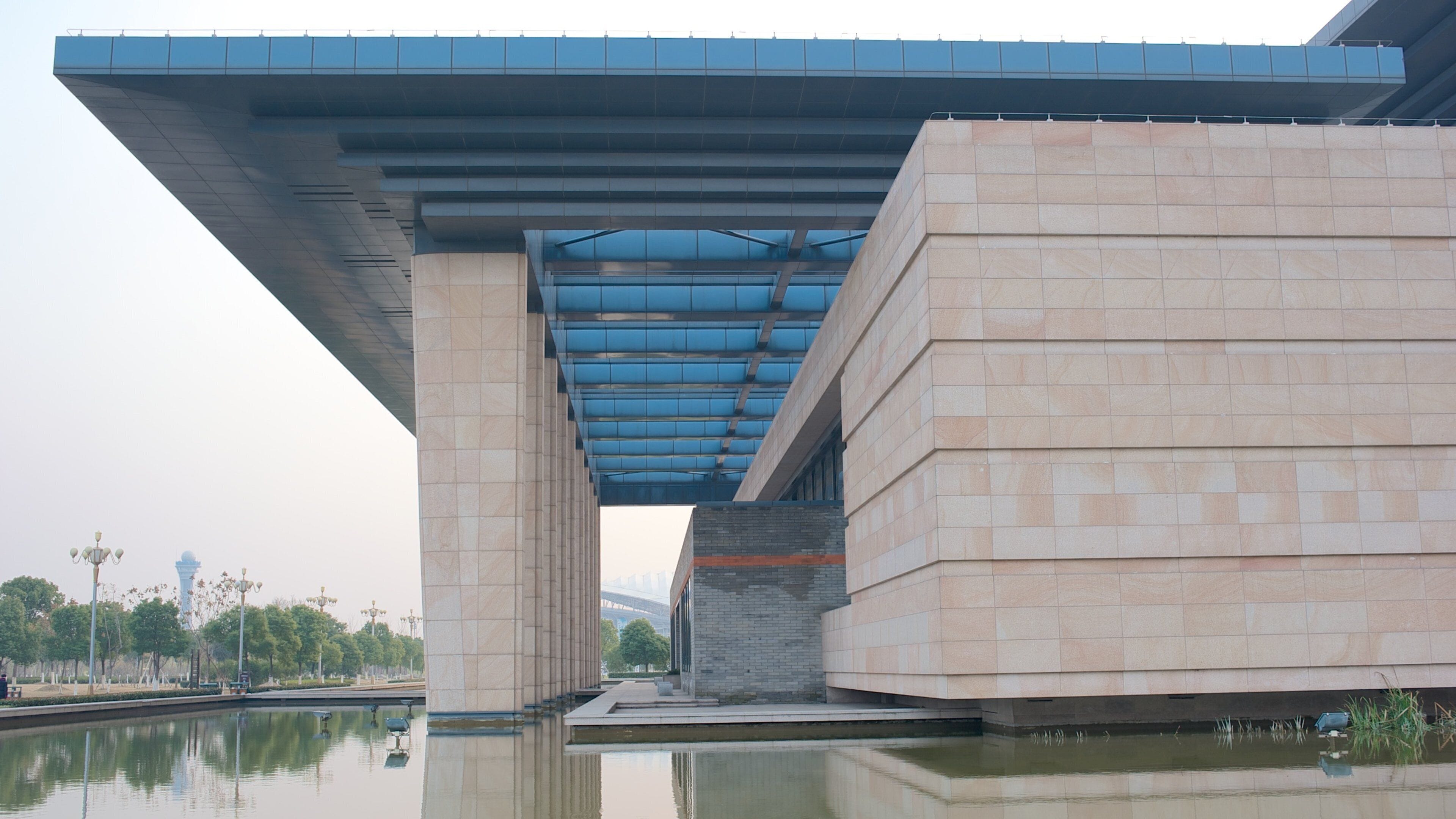 South Lake Memorial Hall which includes modern architecture
